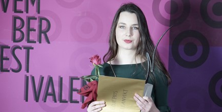 Lovisa Henningsson som dansar i Lilly Malms film Incognito fick ta emot tredjepriset i mellanviktsklassen.