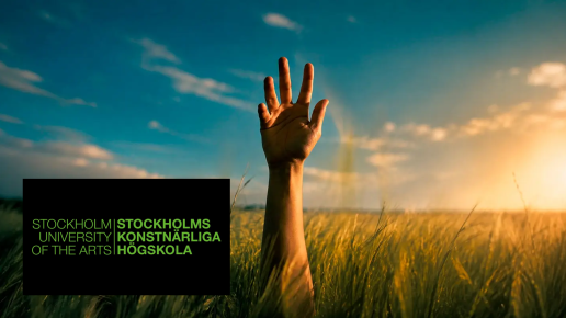 arn sträcker sig upp ur sädesfält